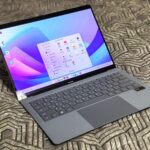 Ordinateur portable sous Windows avec le menu Démarrer ouvert